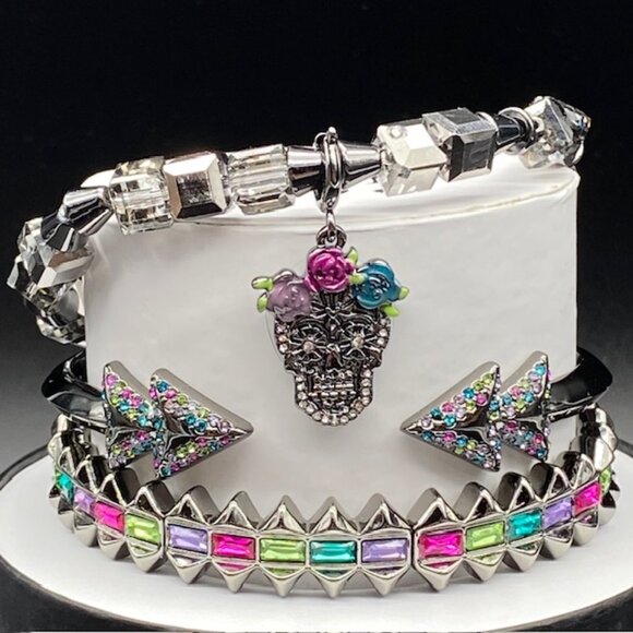 A Glimmer In The Gloom ST894945 Halloween Stack 2025 Candy Skull Charm - Picture 2 of 4